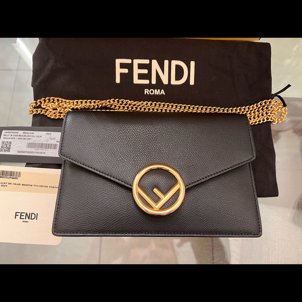 Fendi wallet on chain/$1100
